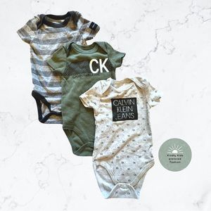 ⭐️2/$20 Calvin Klein | size 0-3m EUC Cute baby onesie set